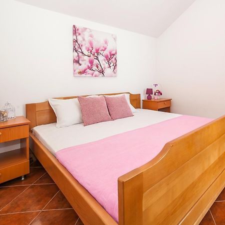 Apartments Elena Тиват Экстерьер фото