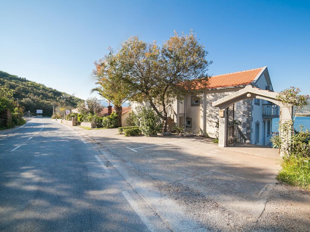 Apartments Elena Тиват Экстерьер фото