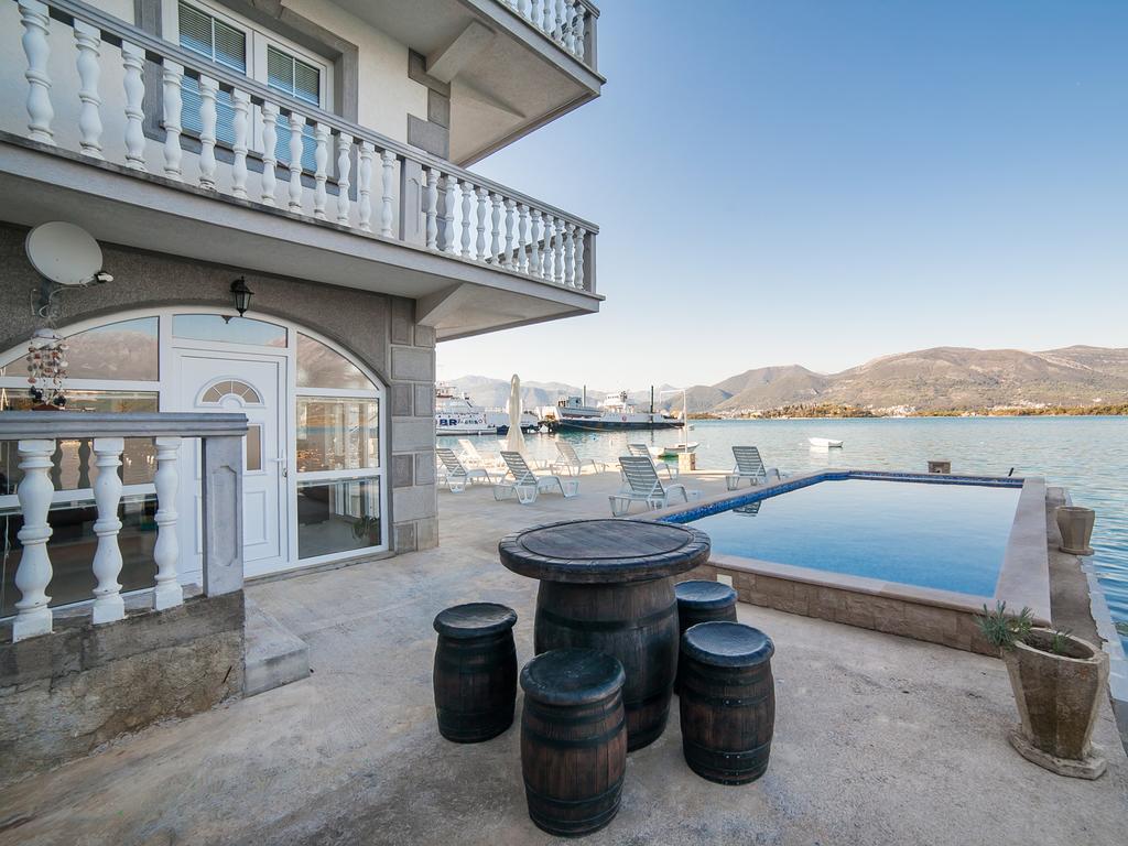 Apartments Elena Тиват Экстерьер фото